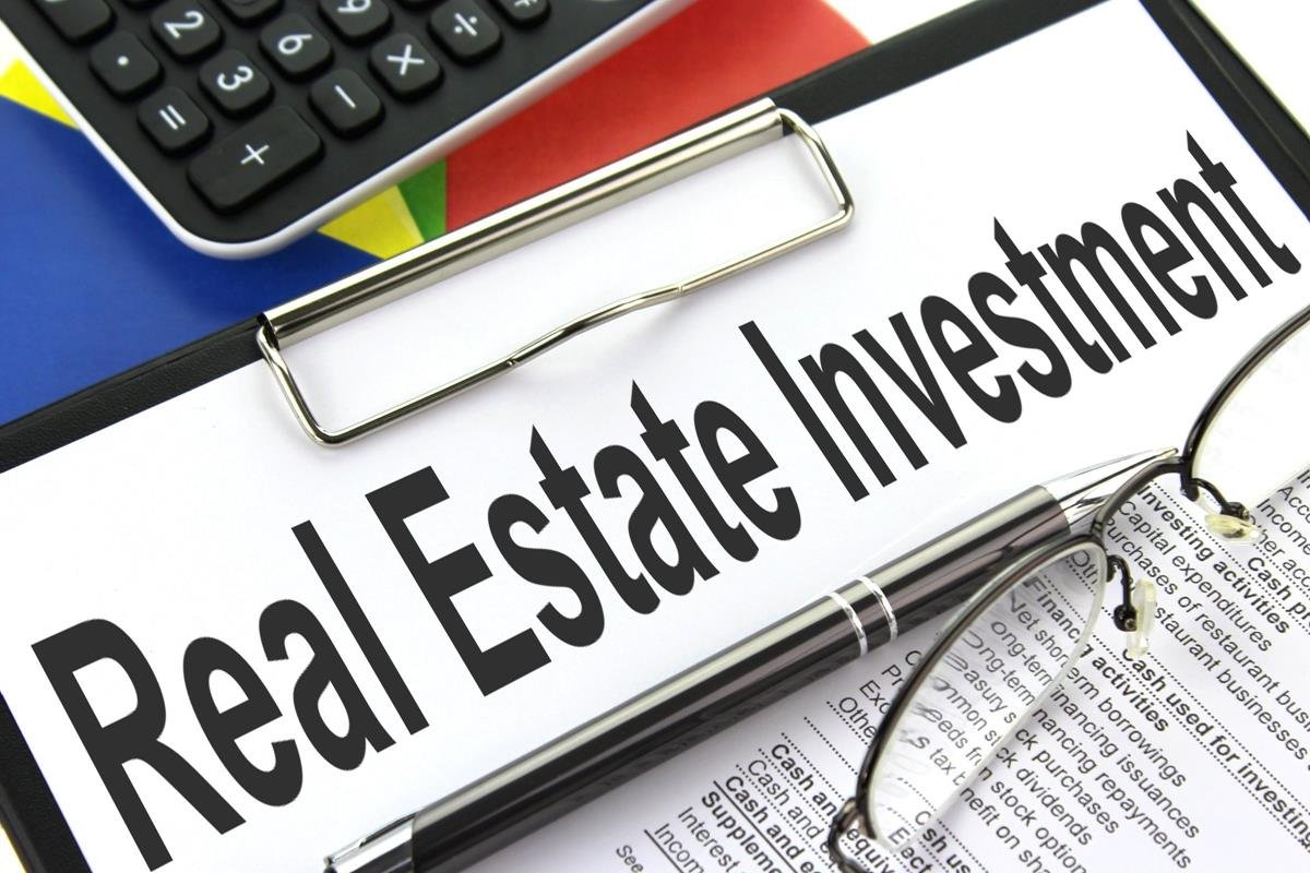 Virtual Staging Software: Cost, Features, and ROI Guide